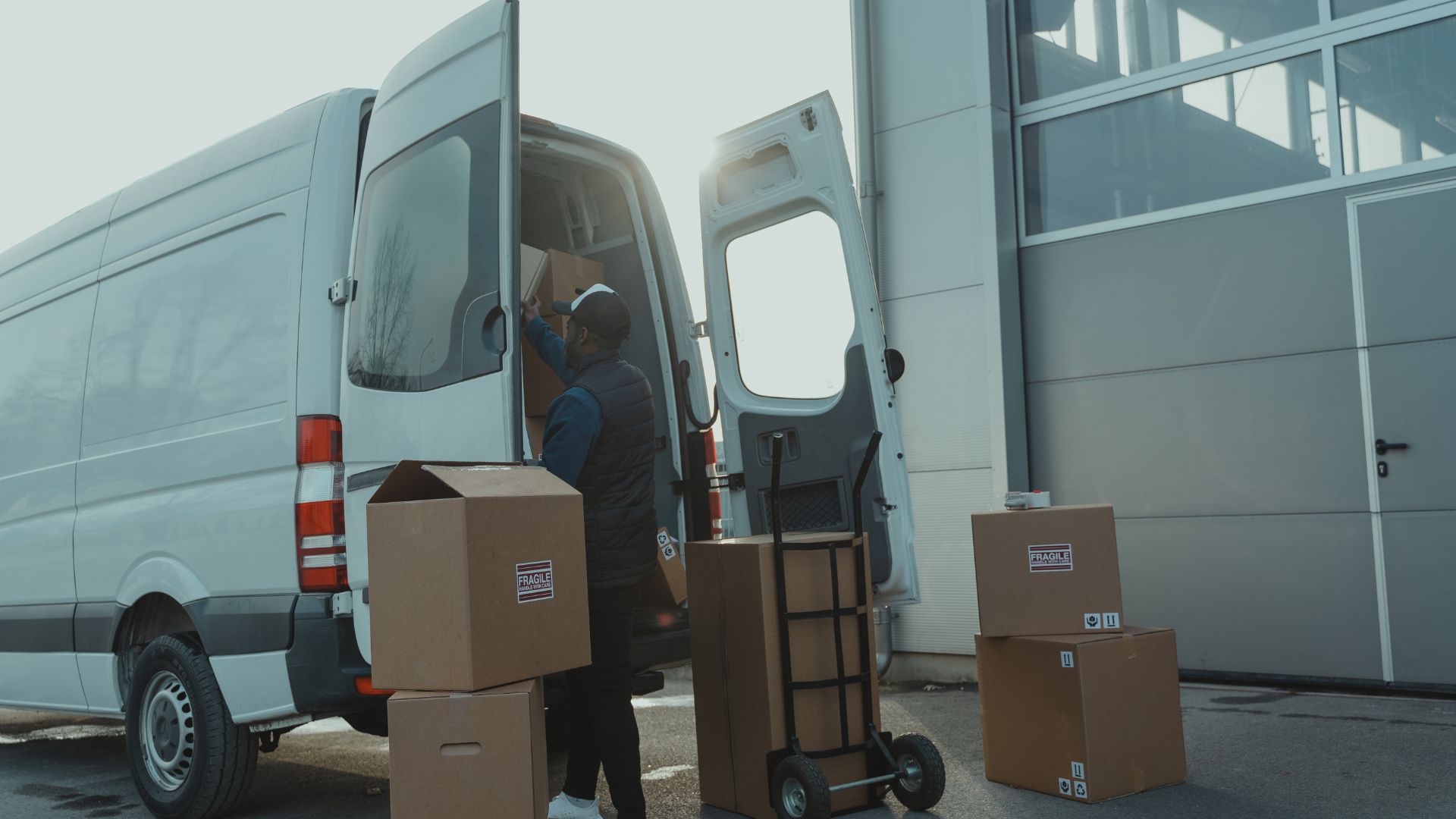 Momos Umzug - Umzüge - Umzugsfirma - Transporte - Möbelmontage - Aachen